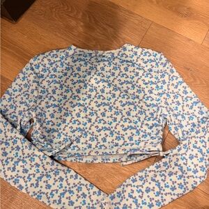 Floral Blue and White Crop Top Bo+tee gym shirt crop